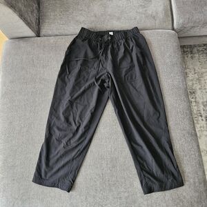 Old Navy Black Cropped Pants